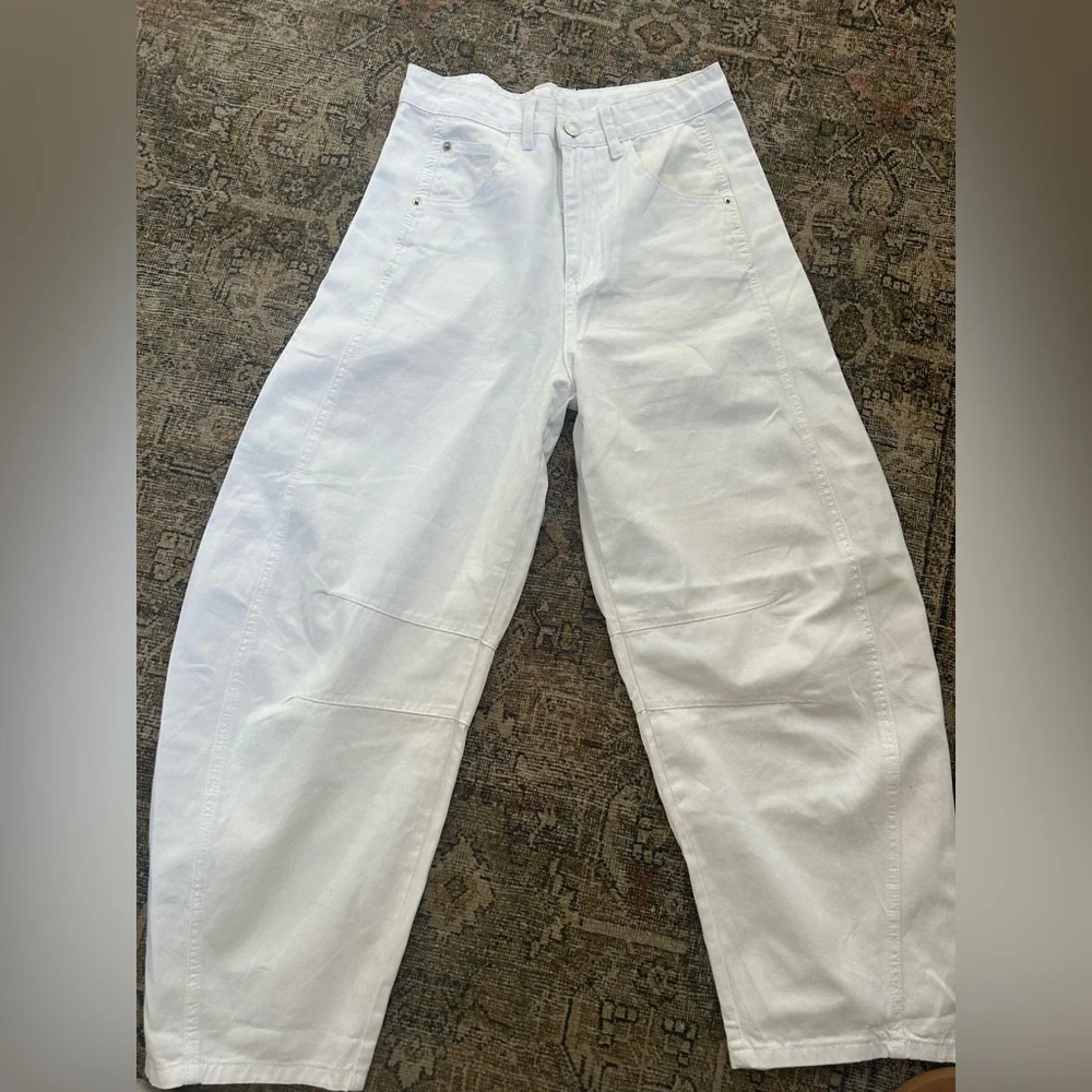 NWOT Amazon Bright White Barrel Denim Jeans